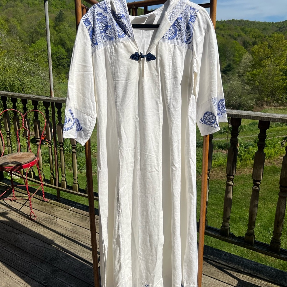 Soft Surroundings Ivory and Navy Embroidered Tunic